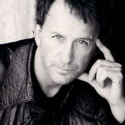 Alessandro Mistichelli 飾演 Proprietario Libreria