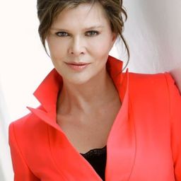 Charlotte Schioler 飾演 Anna