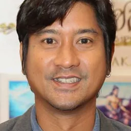 Attaporn Teemakorn 飾演 Jab's Dad