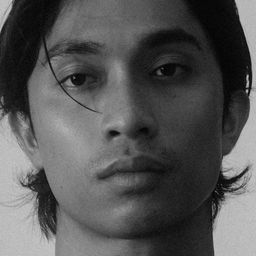 Gilang Devialdy 飾演 Eko