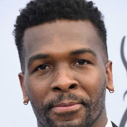 克里斯·戴維斯 飾演 Jay