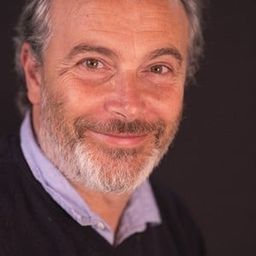 Paolo Sassanelli 飾演 Guido