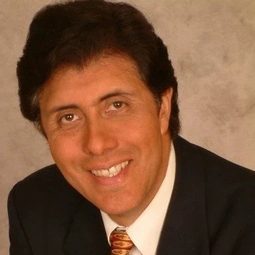 Manuel Cabral - Apartment 12演員 飾演Loverboy