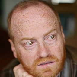 Ludovic Pinette - 我們都是一家人演員 飾演Pere eleve