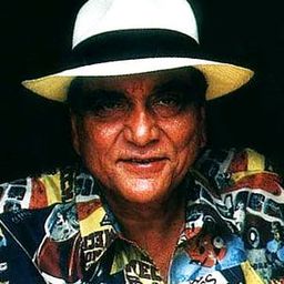 葛加·卡普爾 飾演 Dinkar Rao