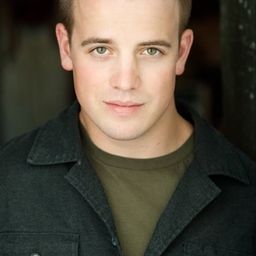 Gavin Langelo 飾演 Felix