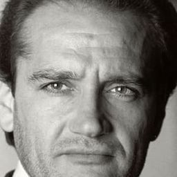 Luciano Roffi 飾演 Dott. Graziani