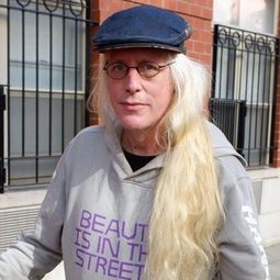 Carlo McCormick - 佩姬·古根海姆：藝術之癮演員 飾演Self