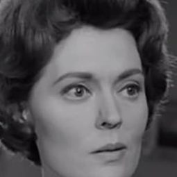 Helen Lindsay - The Demon Lover演員 飾演Kathleen’s Mother