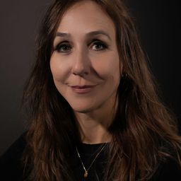 加芙列拉·考珀斯維特 - 黑魚導演