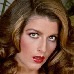 Barbara Peckinpaugh 飾演 Sandy