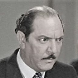 Harry Semels 飾演 Man in the Manhole (uncredited)