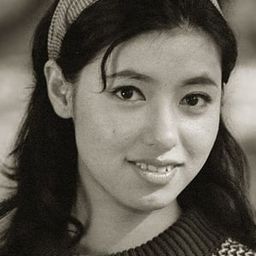 野川 由美子 飾演 