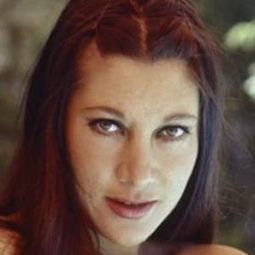 Kathy Hilton - Tender Loving Care演員 飾演Cupcake