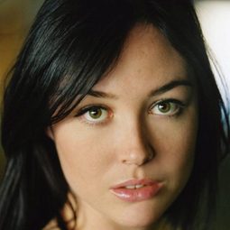 Tarajia Morrell - 工廠女孩演員 飾演Reporter At JFK Airport