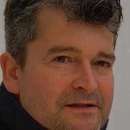 Brian Shelley 飾演 Olympic Official