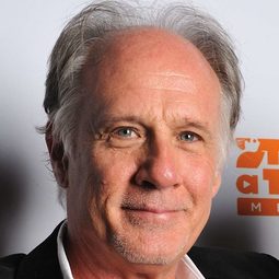 朗·李 飾演 Thorne