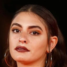 尤娜·馬萬 飾演 Alia