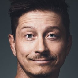 Kari Ketonen - Pelicanman演員 飾演Pelikaanimies