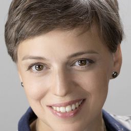 Nelly Uvarova 飾演 Sona