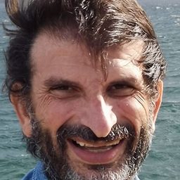 Jean-François Perrone 飾演 Achille