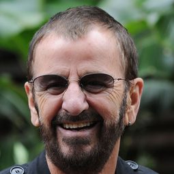 林哥·史達 - 峽谷中的回音演員 飾演Self