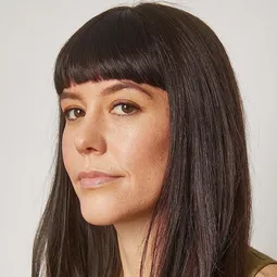 佐伊溫特斯 飾演 Frances