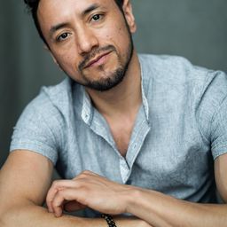 Miguel Hernando Torres Umba 飾演 Ben