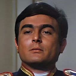 Ugo Adinolfi - 倫敦上空的鷹演員 飾演Baker