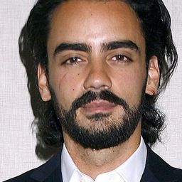 Diego Amozurrutia 飾演 Eros