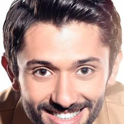 Karim Mahmoud Abdelaziz 飾演 يوسف