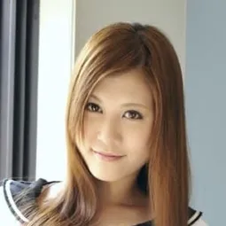 西山希 飾演 Akemi