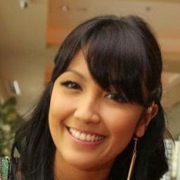 Sharena Gunawan 飾演 Siska