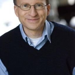 David Pires 飾演 Tommy Fraser