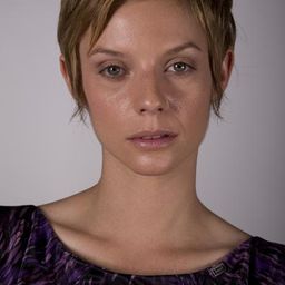 Ana Moreira 飾演 Laic Nun