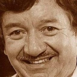 Víctor Manuel Castro - Muñecas de medianoche演員 飾演MP José María Guajardo