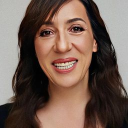 Binnur Kaya 飾演 Şengül