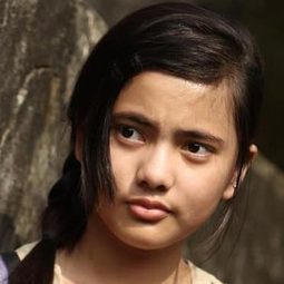 Monica Sayangbati 飾演 Wahyuni