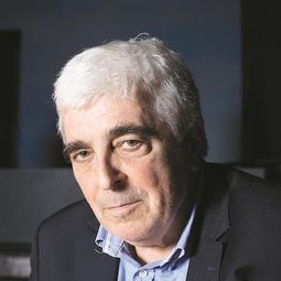 Luís Miguel Cintra 飾演 Freitas Fortuna