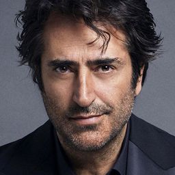 Mahsun Kırmızıgül 飾演 Bozat