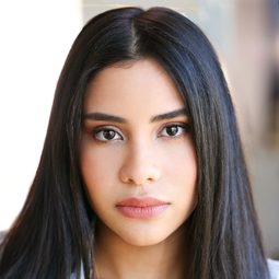 哈斯綺莉·維拉斯奎茲 飾演 Rosa