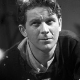 Adam Kwiatkowski 飾演 Cpl. Władysław Domoń