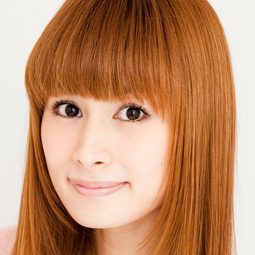 中原 麻衣 飾演 Rena Kunisaki