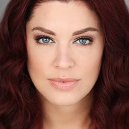 Saskia Wedding - 值得的等待演員 飾演EMT