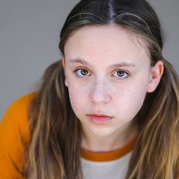 Ruby Matenko 飾演 Maxine Shellenberger