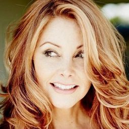 Cynthia Brimhall - Hard Ticket to Hawaii演員 飾演Edy Stark