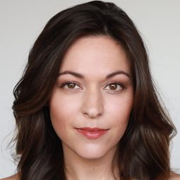 Juliana Hansen - 小腳板走天涯 4演員 飾演Ali (voice)