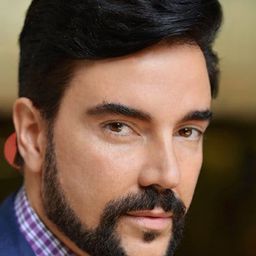 Jeff Marchelletta 飾演 Dr. Evan Michaels