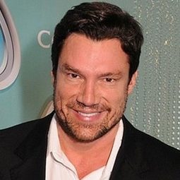 Ricardo Macchi 飾演 Self