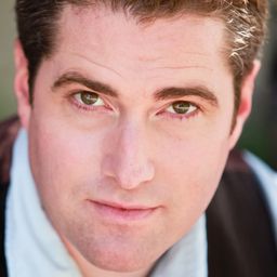 Brian Chamberlain - 焦點追擊演員 飾演Paul Burke